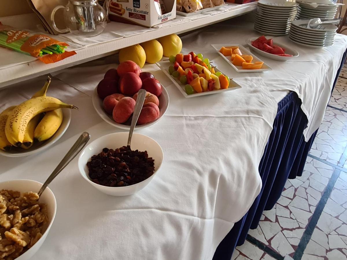 לידו די קאמאיורה Hotel Perla Del Mare מראה חיצוני תמונה