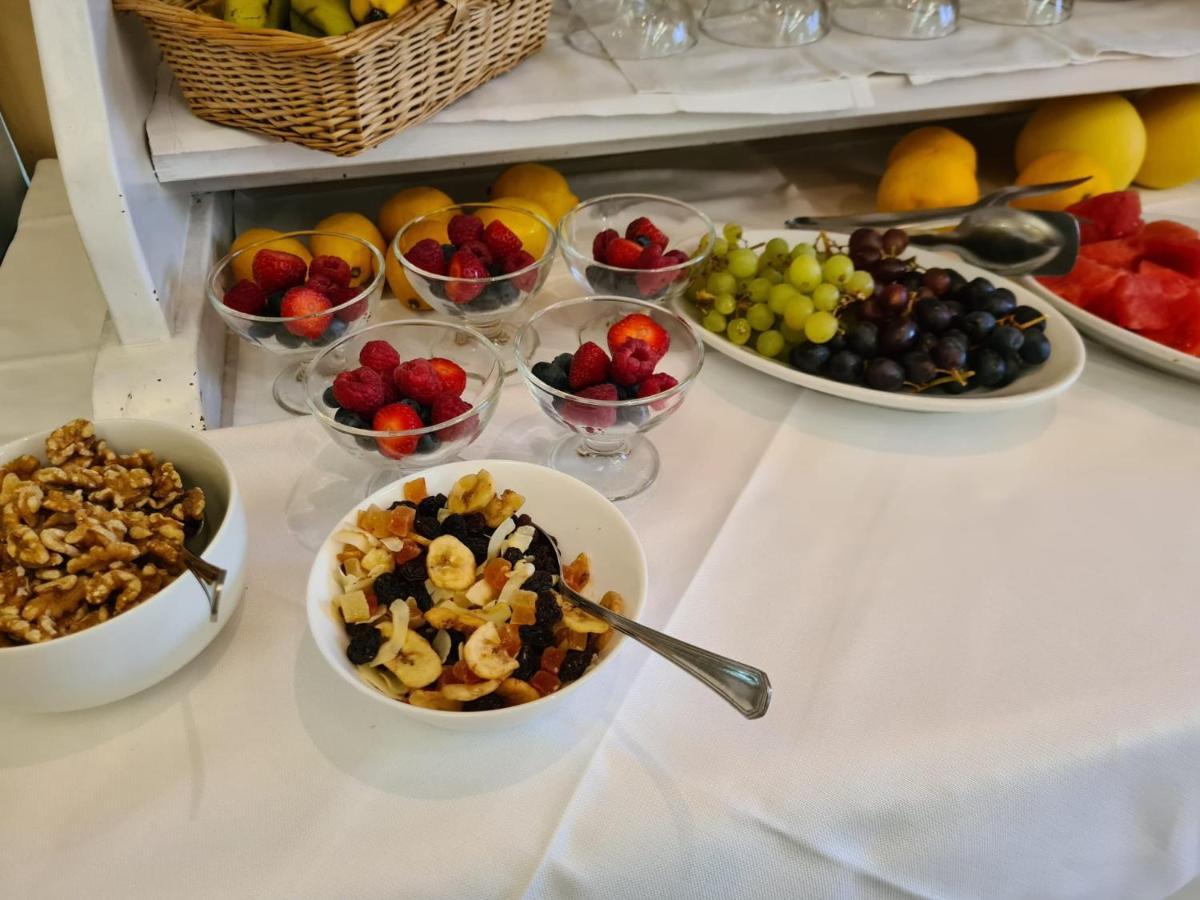 לידו די קאמאיורה Hotel Perla Del Mare מראה חיצוני תמונה