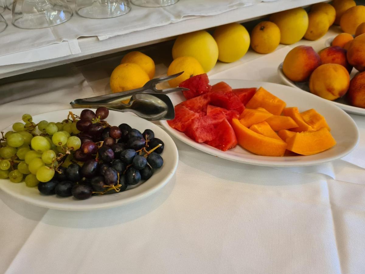 לידו די קאמאיורה Hotel Perla Del Mare מראה חיצוני תמונה