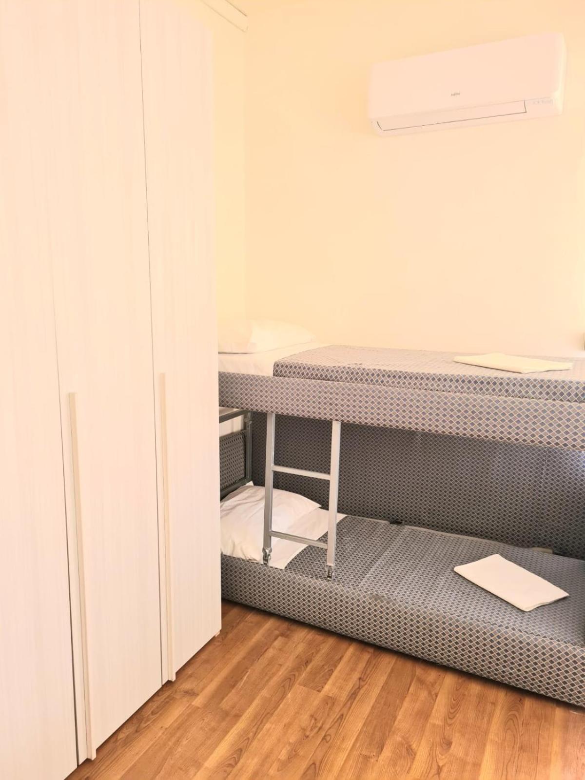 לידו די קאמאיורה Hotel Perla Del Mare מראה חיצוני תמונה