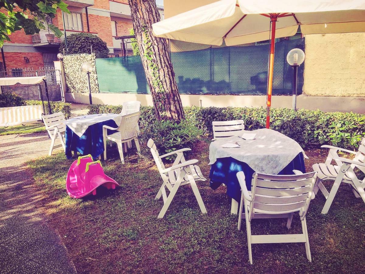 לידו די קאמאיורה Hotel Perla Del Mare מראה חיצוני תמונה
