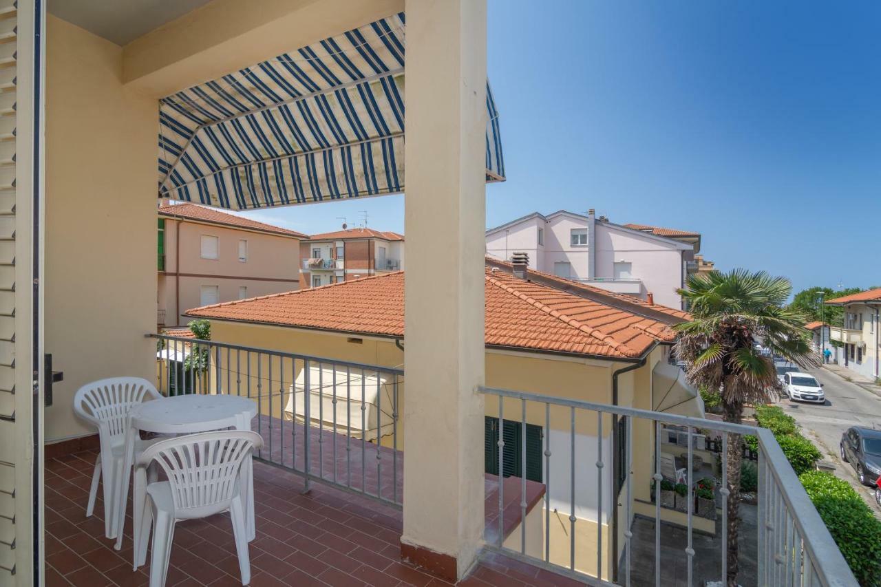 לידו די קאמאיורה Hotel Perla Del Mare מראה חיצוני תמונה