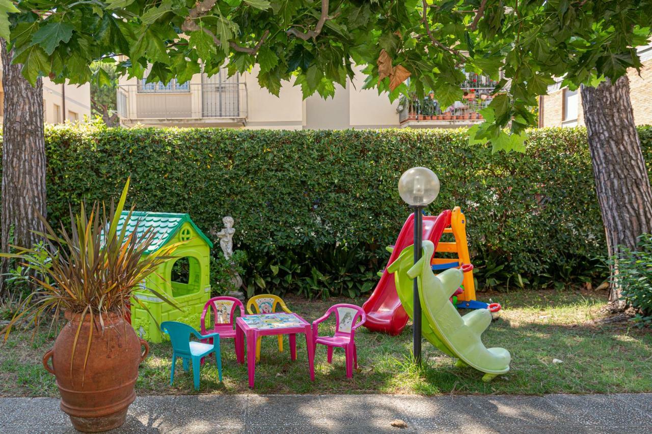 לידו די קאמאיורה Hotel Perla Del Mare מראה חיצוני תמונה